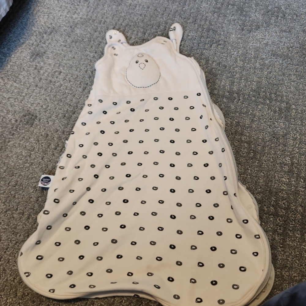 Nested bean sleep sack small 0 -6 months . Excellent used Great condition.